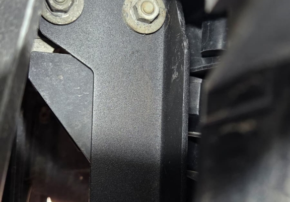 Steel skid plate for BMW Seria 5 E60/E61 standard front bumper