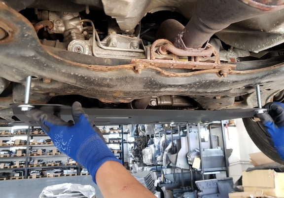 Aluminum skid plate for Seat Leon