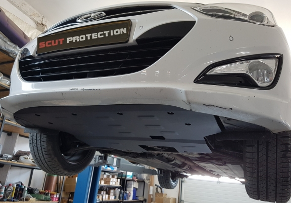 Steel skid plate for the protection of the engine and the gearbox for Hyundai i40