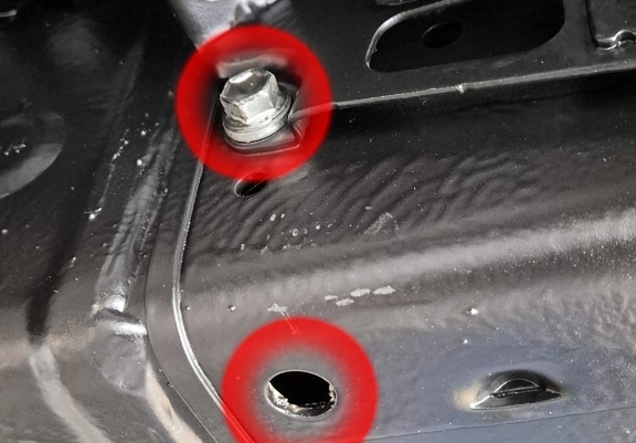 Steel differential skid plate for Toyota Hilux