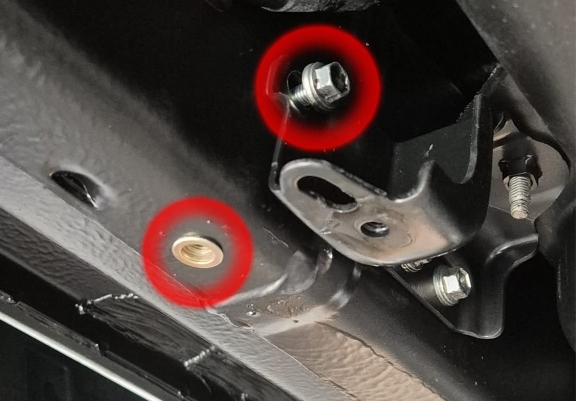 Aluminum differential skid plate for Toyota Hilux
